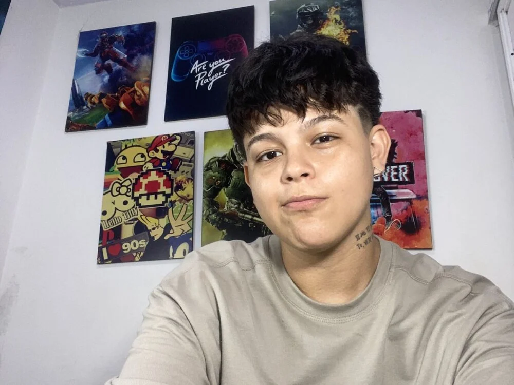 TomBoy_Natali's Offline Chat Room