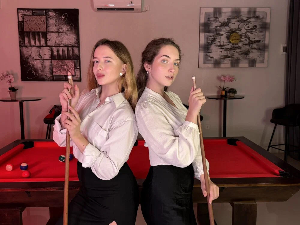 Nura_n_Sarah Chat XXX Ngoại tuyến