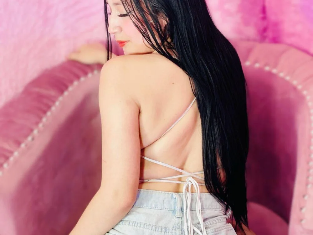 miha_cute_n Offline XXX chat