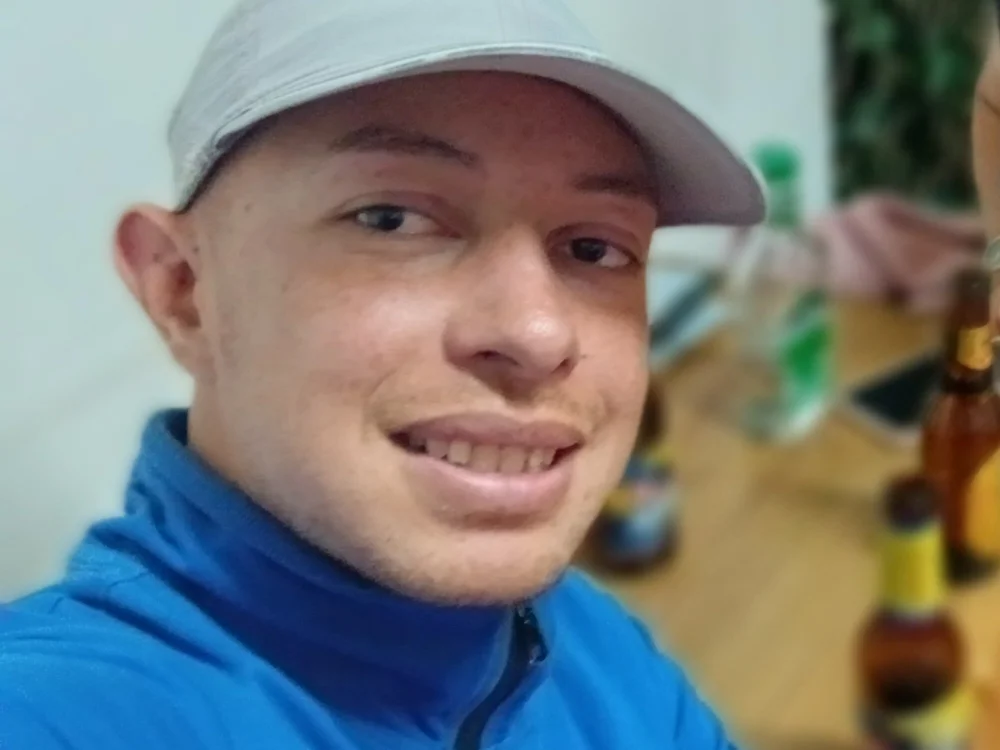 ANDERESS8's Offline Chat Room