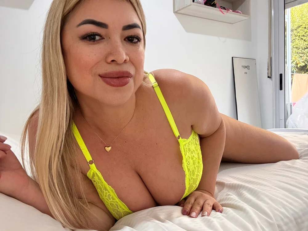 Alessiafree's Offline XXX Chat