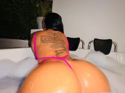 LunaGates on StripChat