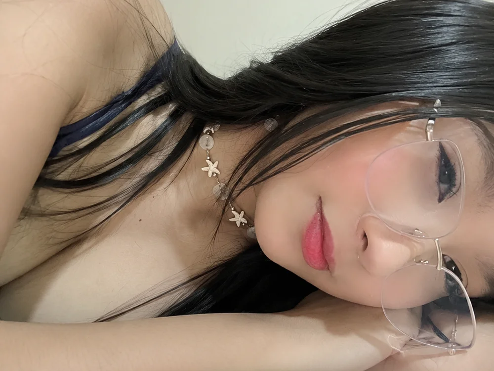 แชท XXX ออฟไลน์ของ Caeliruiz_