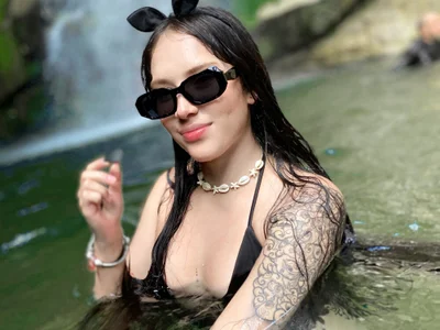 iluy_ webcam livesex profile in brunette cams