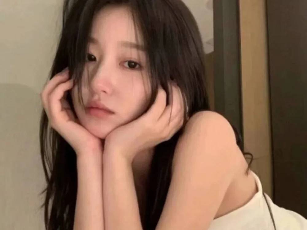 Vivianangn-e অফলাইন XXX চ্যাট