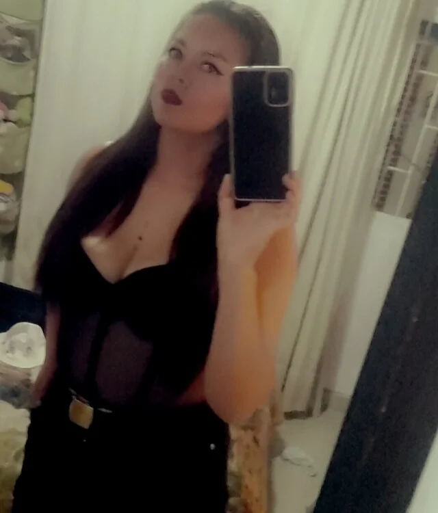 LadySinara's Offline Chat Room