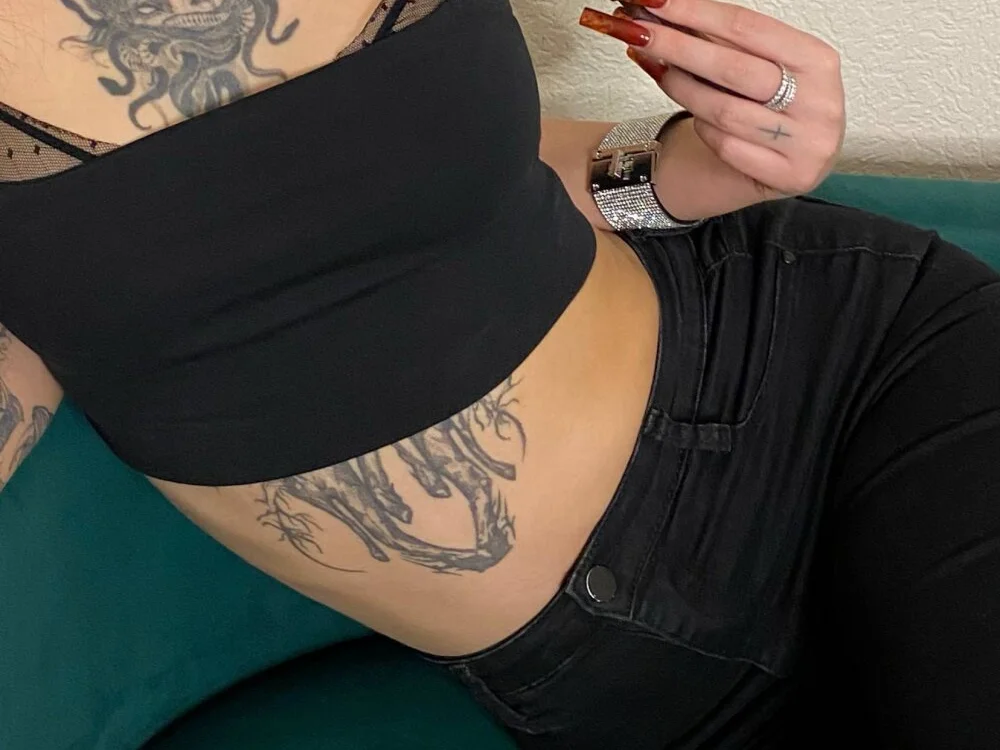 ChloeDarks Adlı Modelin Çevrimdışı XXX Sohbeti