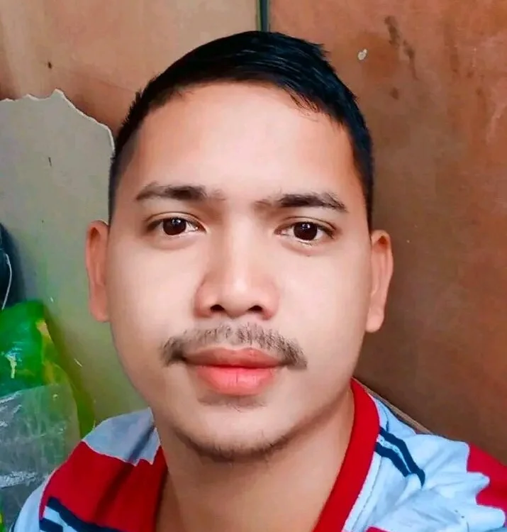 Ruel_2002 Obrolan XXX Offline