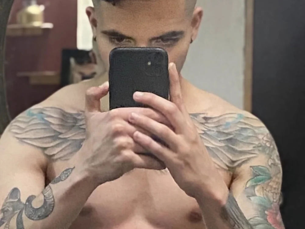 milkhot777 cam model