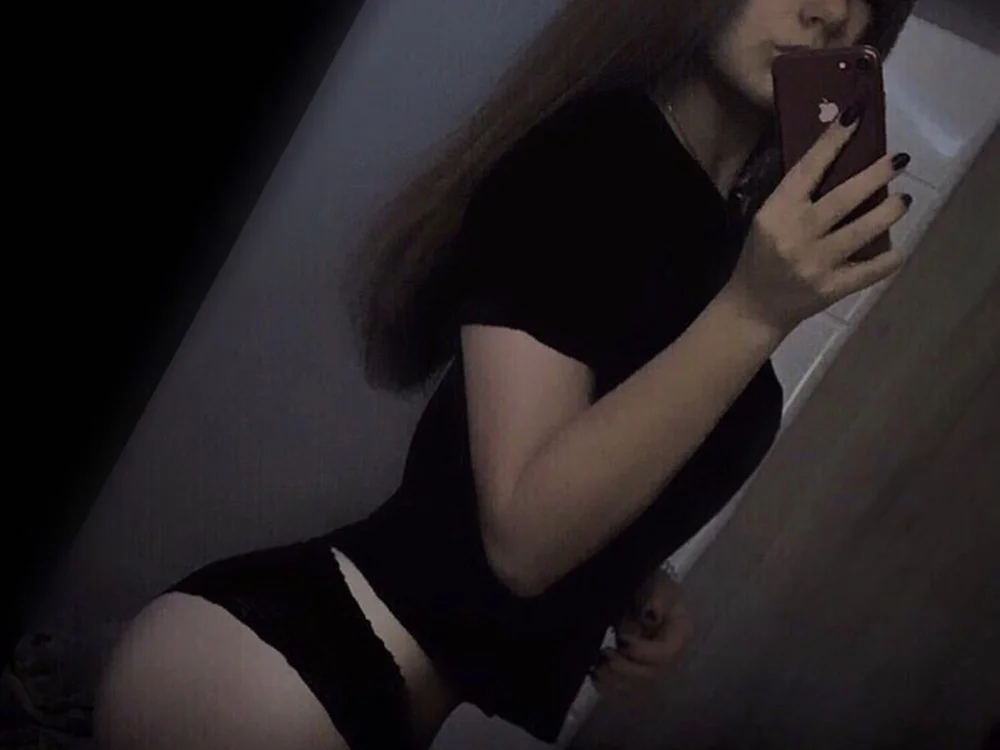KatlynFamous' Offline XXX Chat