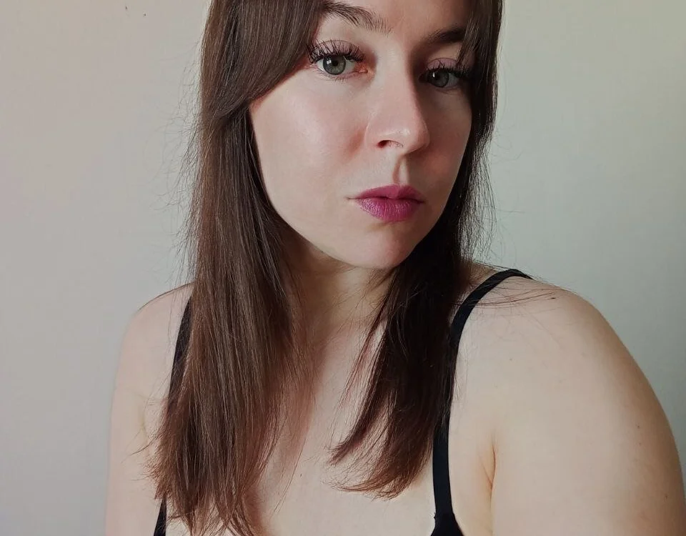 Miranda_Reign's Offline Chat Room