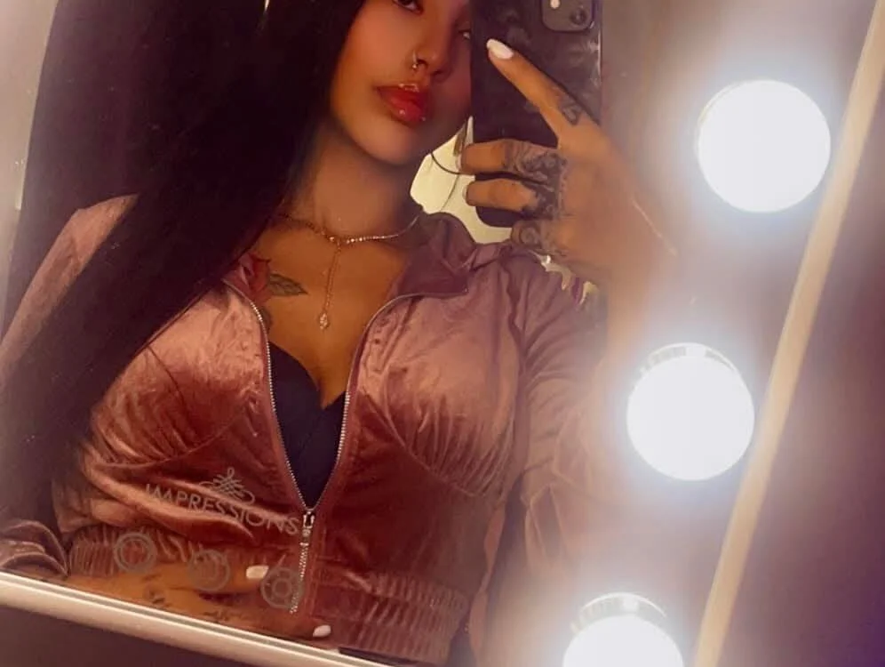 PetiteMexicanGodestのオフラインXXXチャット