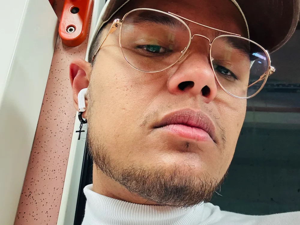 แชท XXX ออฟไลน์ของ maikel18b