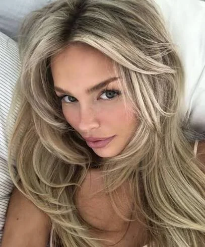 CILGINHATUN01 Adlı Modelin Çevrimdışı XXX Sohbeti