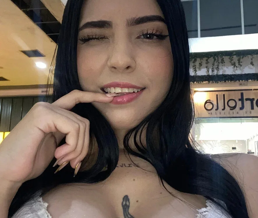 madisoncarter__n Offline chat-huone