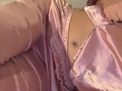 kiaraaaa75 on StripChat