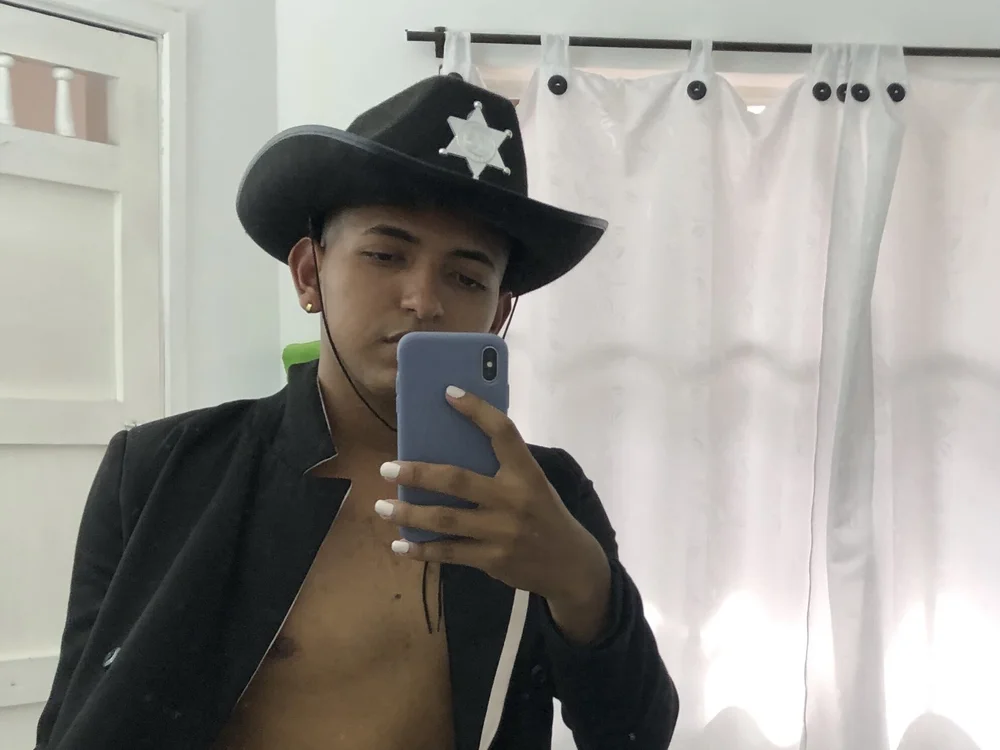 Offline chatovací místnost Camil_taylor