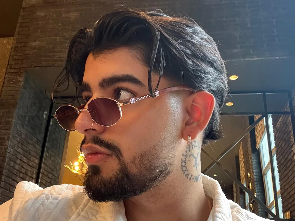 maximo_black_'s Offline XXX Chat