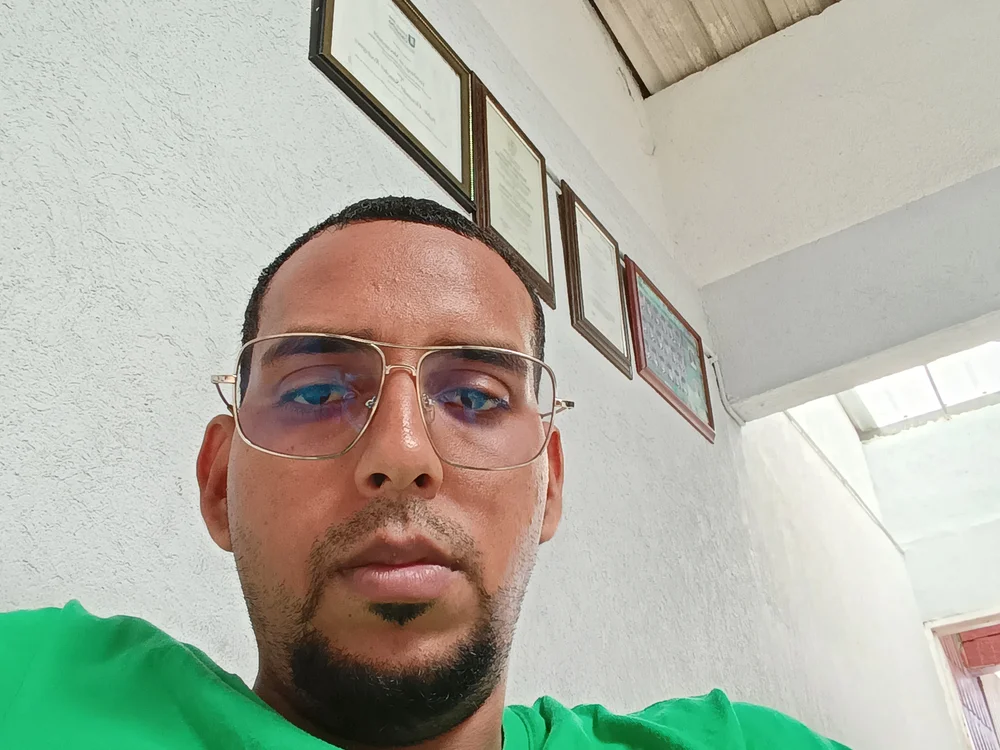 TannishTendencyn Offline XXX chat