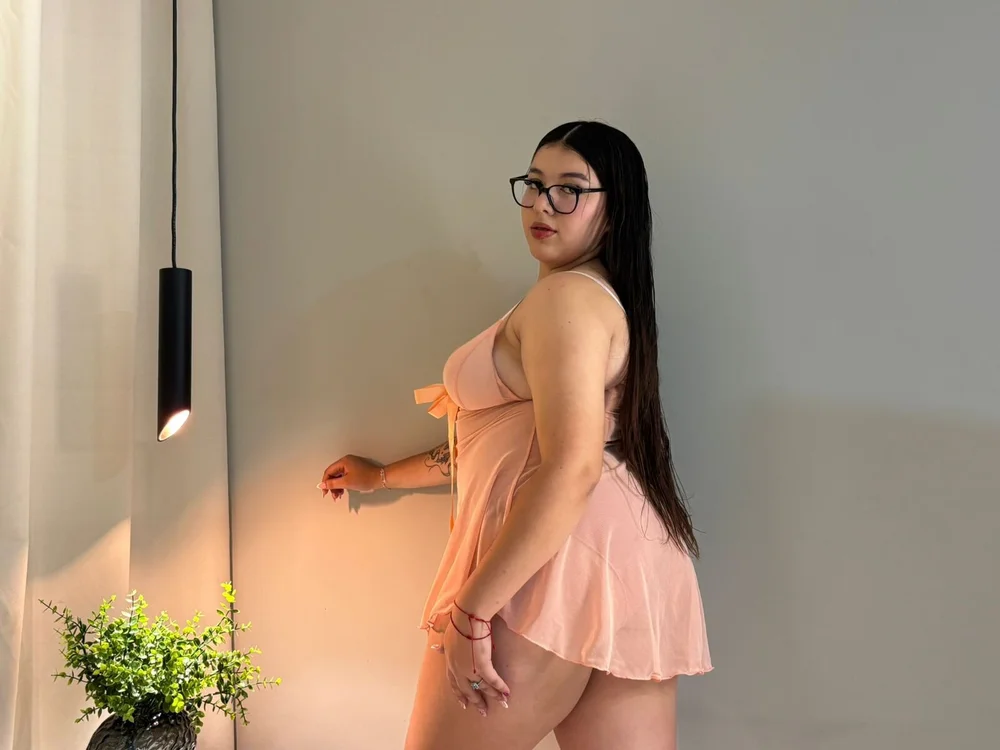 Gaby_Fiire's Offline Chat Room