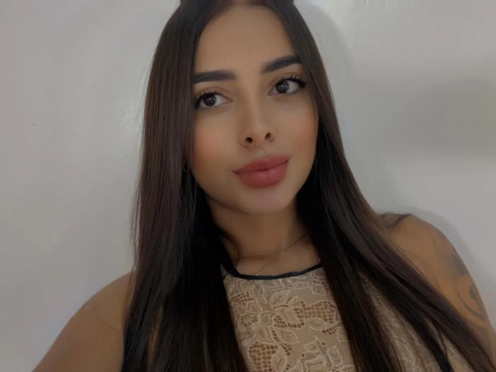 دردشة EmyVega الجنسية دون اتصال