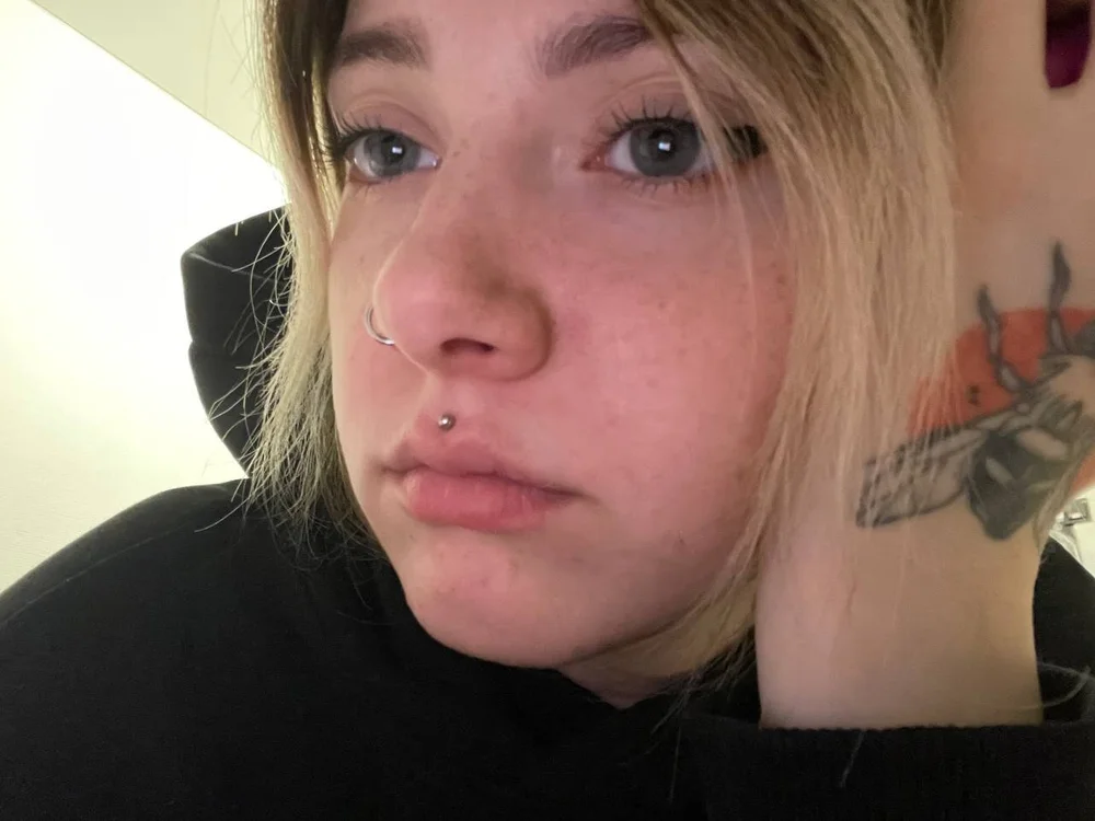 Alisha_Cat's Offline Chat Room