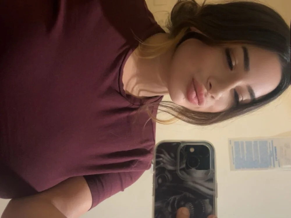 ymfg69 Chat XXX offline