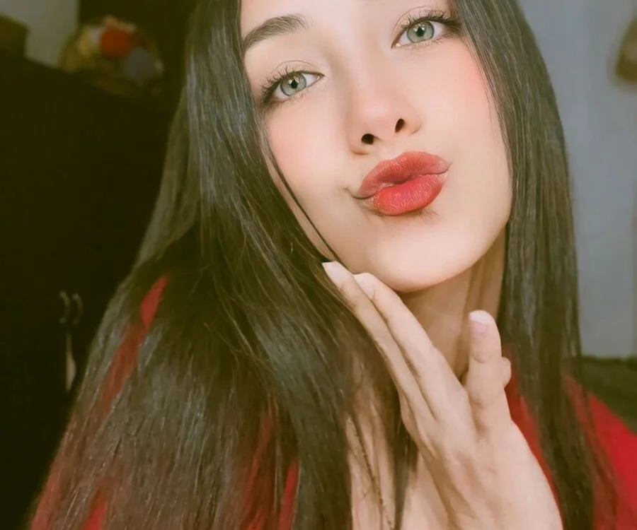 abril_petite offline chatrum
