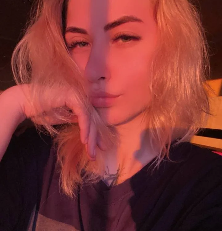 Chatroom XXX hors ligne de BlondeBun