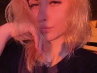 BlondeBun's webcam live show