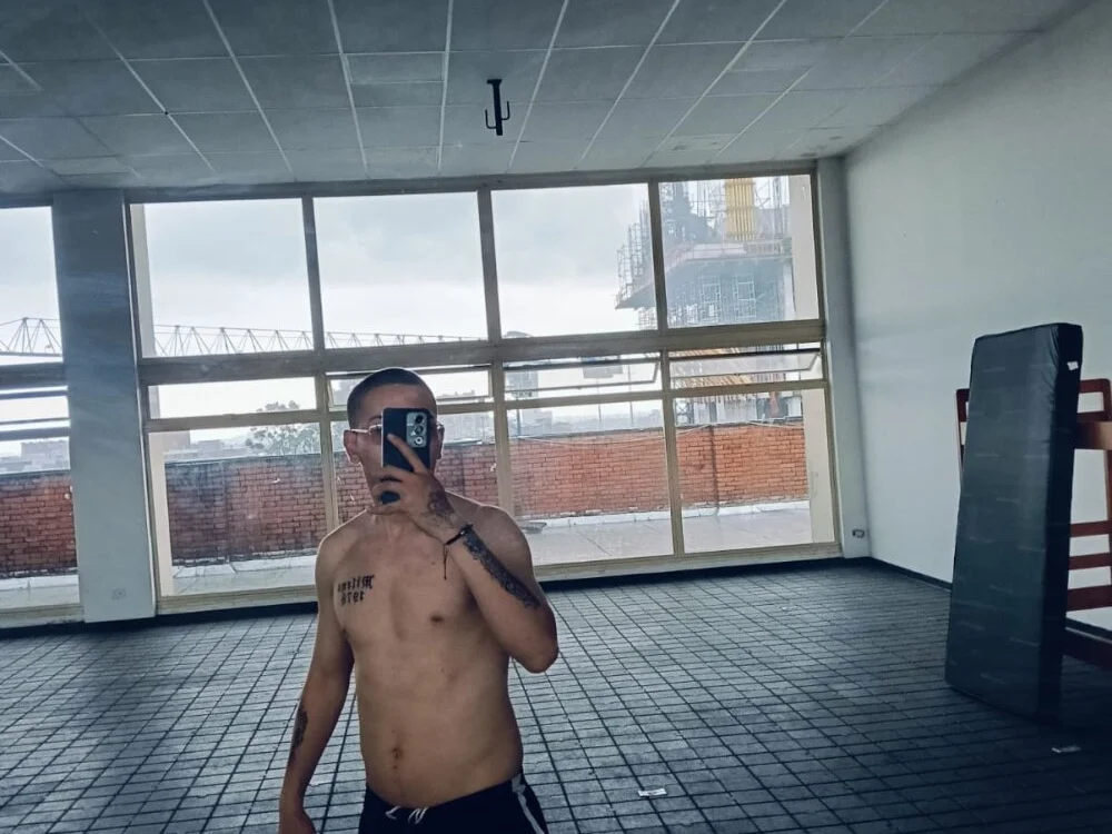 axel__hot Offline XXX Chat