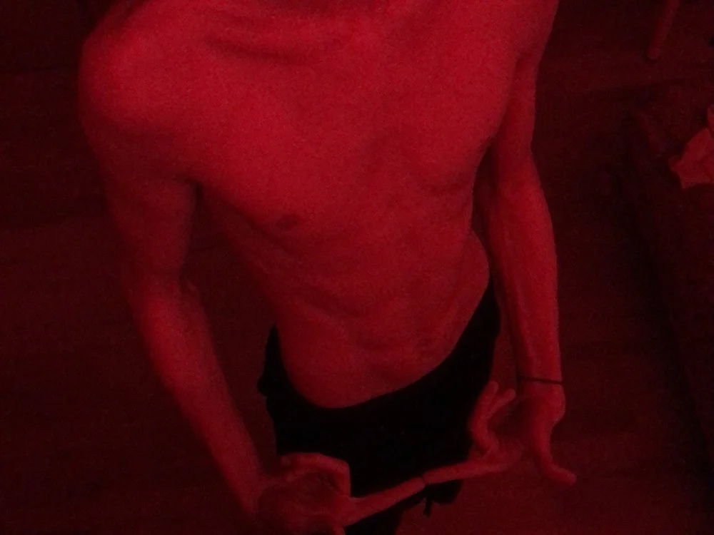 thomas_xxx18 離線 XXX 聊天