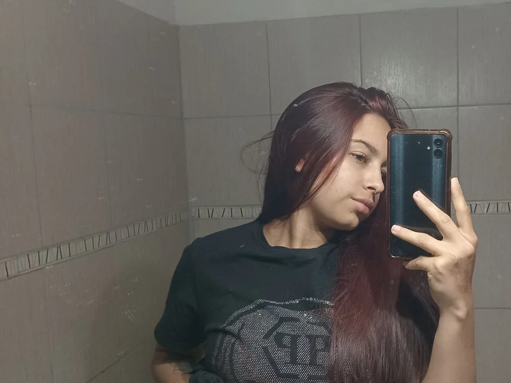 ShadowMila Chat XXX offline