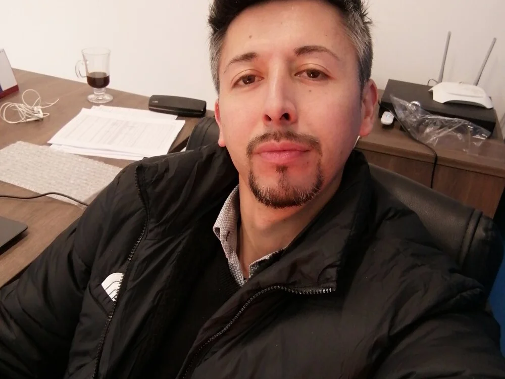 دردشة Lighto1 الجنسية دون اتصال