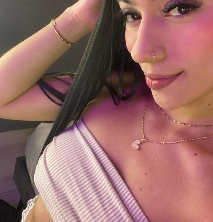 Nicolee19 Obrolan XXX Offline