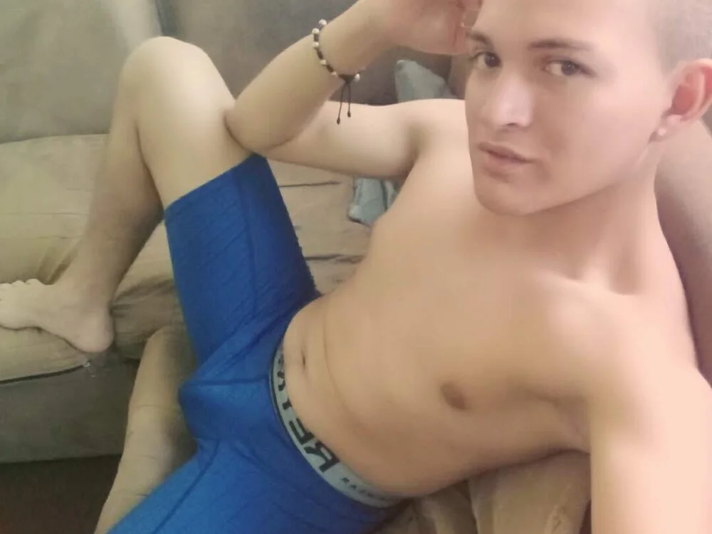 Jhonwiller26 – Offline XXX chat