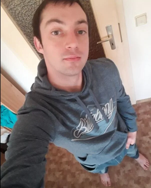 Toniboy31 Obrolan XXX Offline
