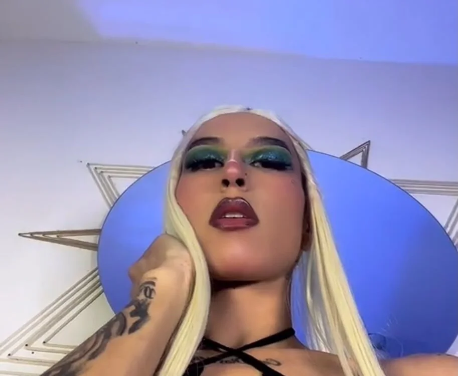 sara_bigcockxx's Offline XXX Chat