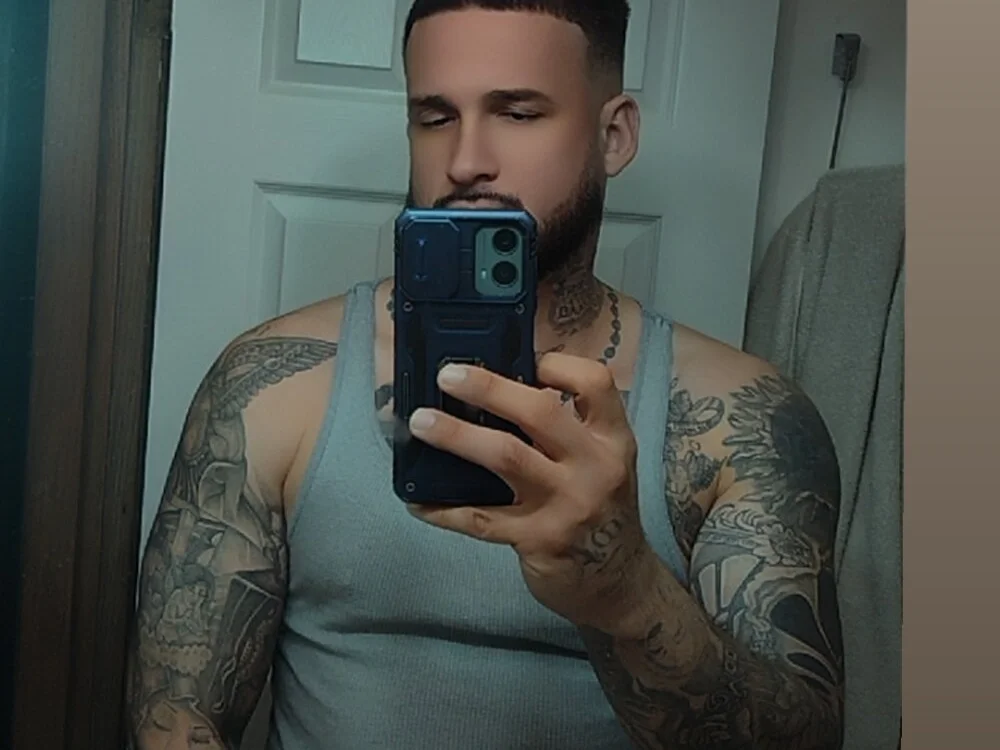 Cubano_CalienteX 離線 XXX 聊天