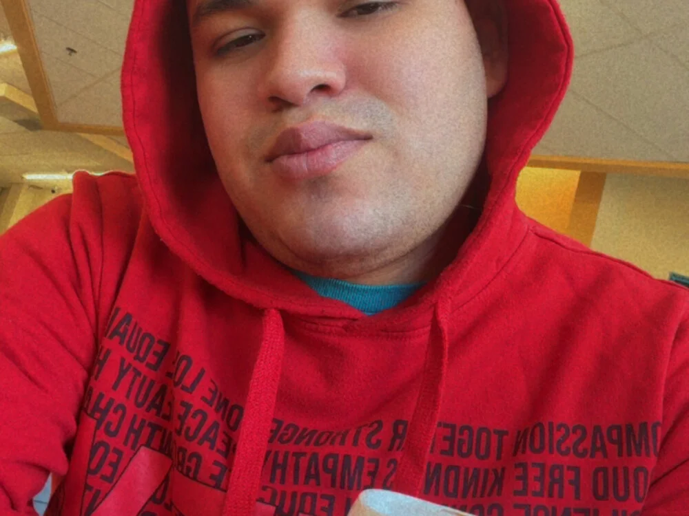 yoander16 offline XXX-chatje