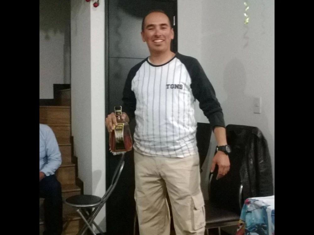 falconc1301 Obrolan XXX Offline