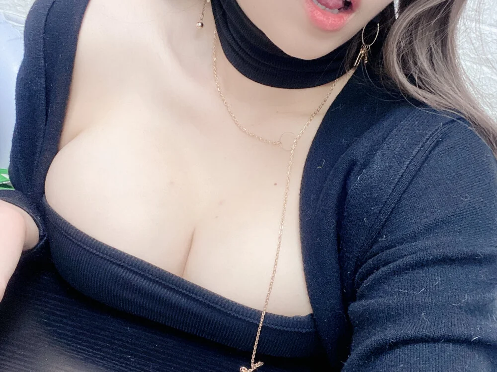 momoLoveLuna Offline XXX-Chat