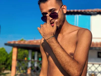 Raf_brunette profile