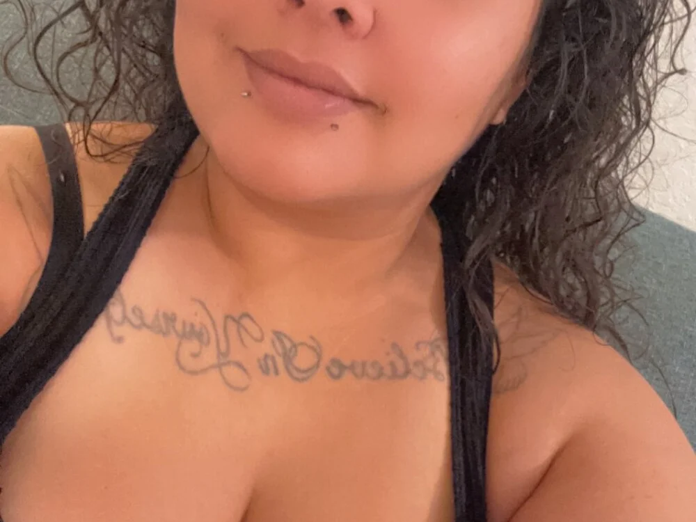 DatBishYouMiss: офлайн-секс-чат