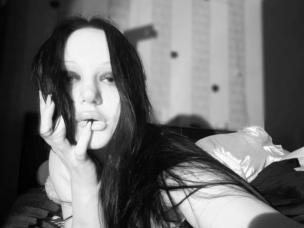 צ'אט XXX לא מקוון של HornyBlogger