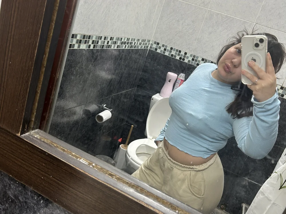 Morenabaez's Offline XXX Chat
