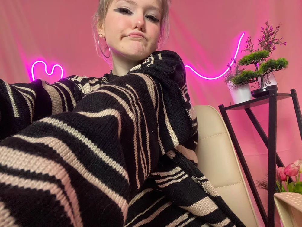 Offline XXX chat modela milishamyrrr