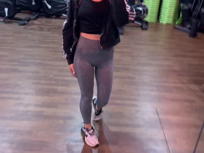 petitehotwife4u on StripChat