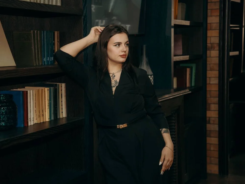 AlisiaMaier's Offline Chat Room