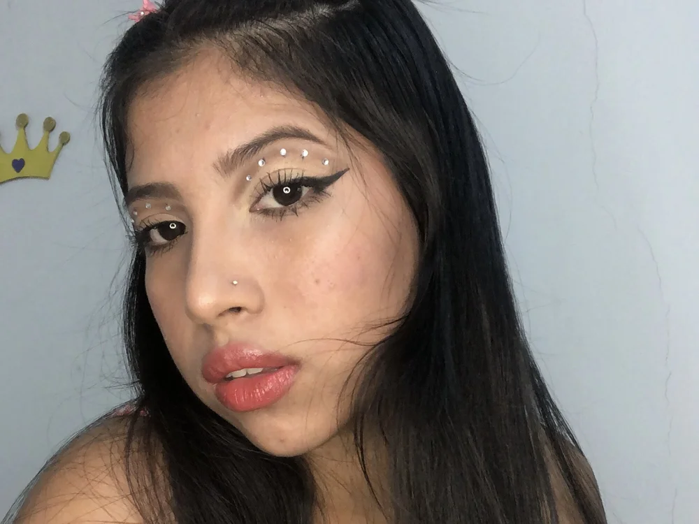 asslyn_'s Offline Chat Room